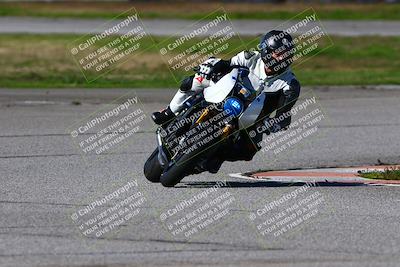 media/Jan-21-2023-Fastrack Riders (Sat) [[fcf3f88a30]]/Level 2/Session 4 Turn 6-Mountian Shot/